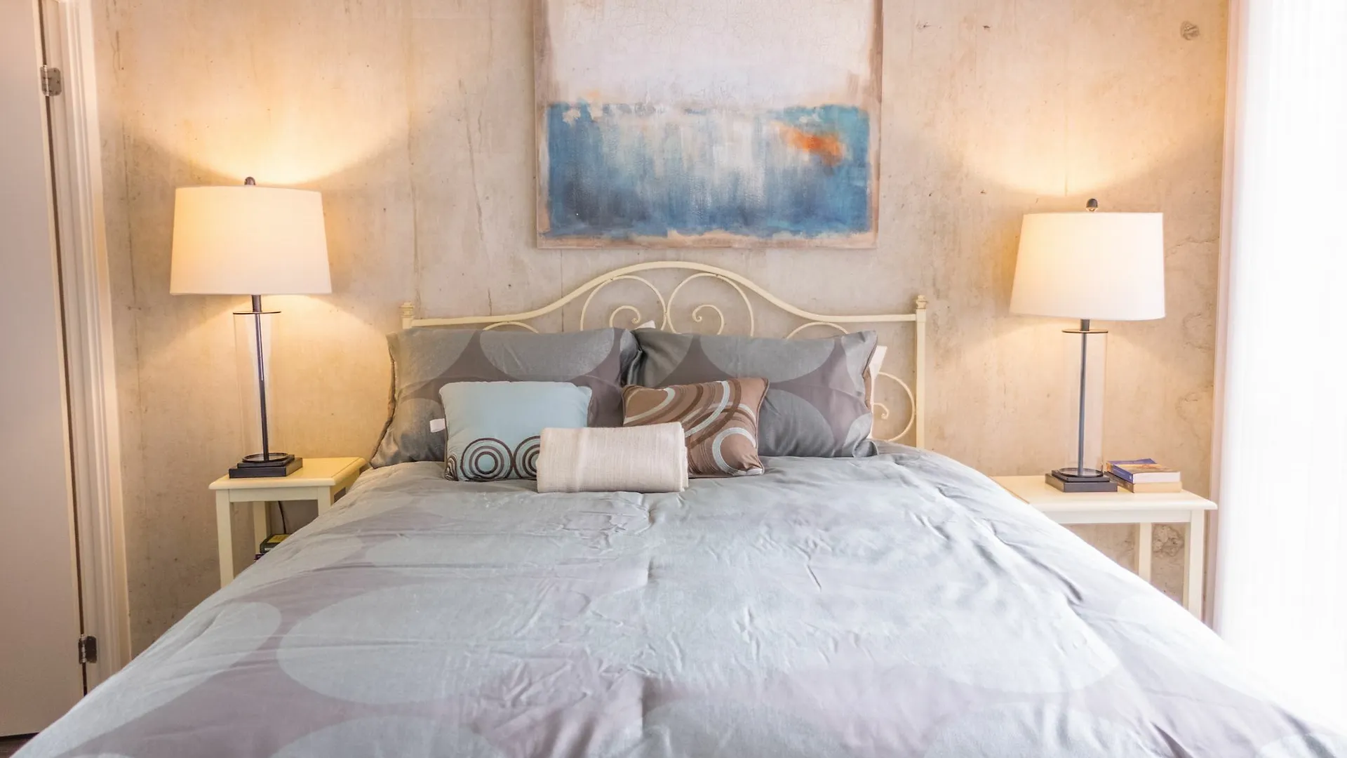 Luxurious Toronto Lofts Hotel