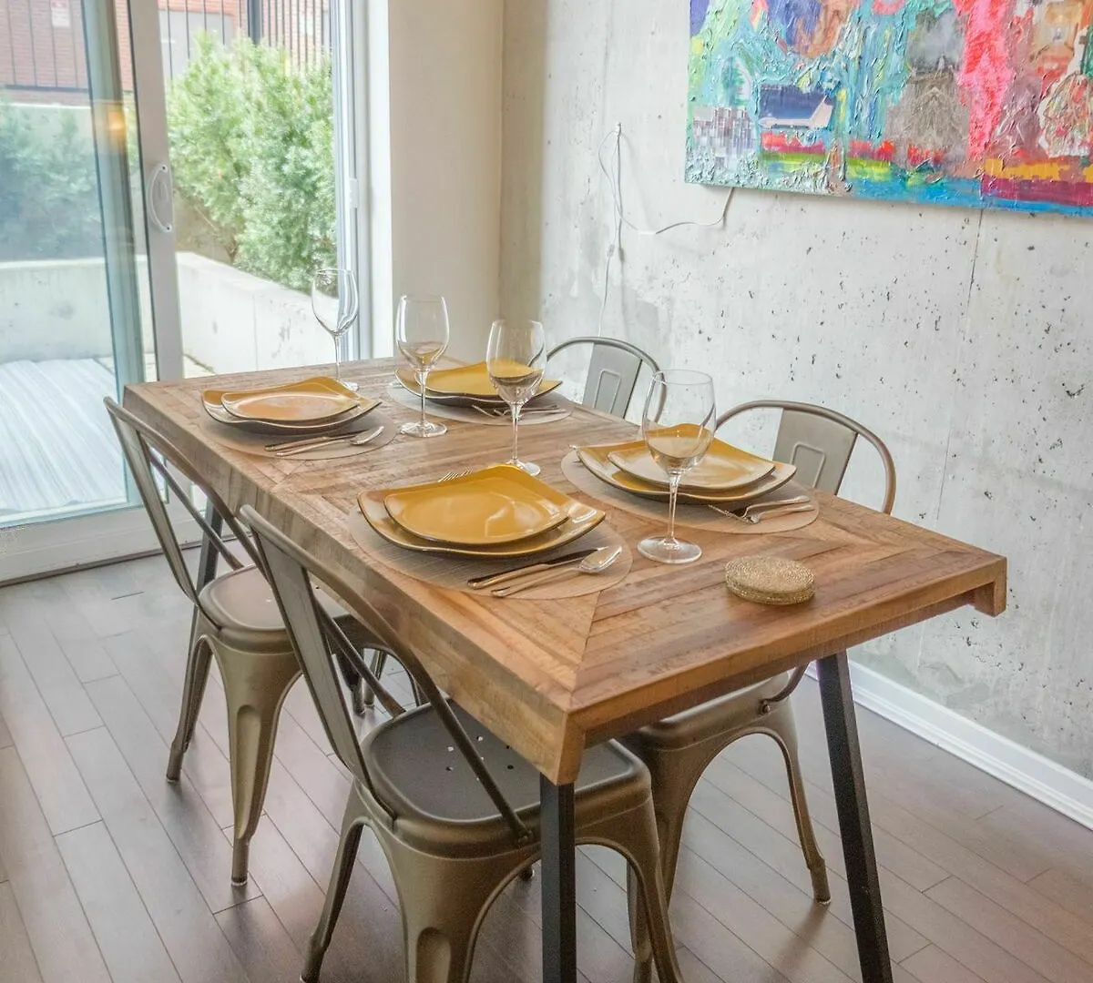 Luxurious Toronto Lofts Hotel 4*,