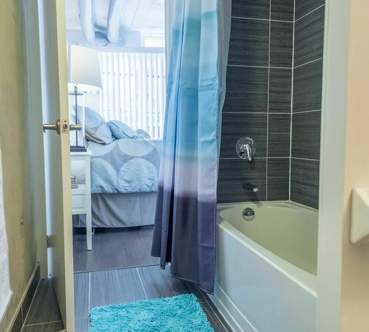 ****  Luxurious Toronto Lofts Hotel Canada